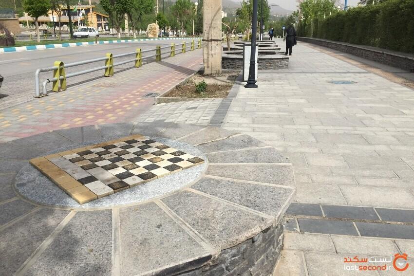 جادة إرم، همدان — تنسيق حدائق ومقاعد جرانيتية